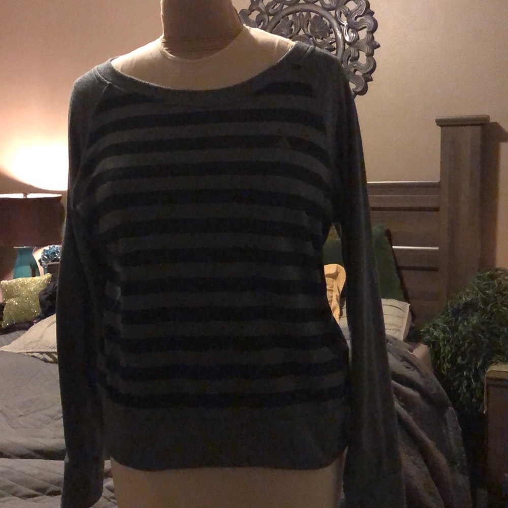 Women’s Adidas climawarm large sweatshirt